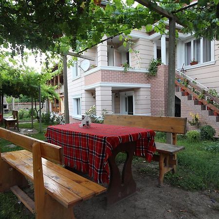 Slanchevata Kashta Hotel กรูชูนา ภายนอก รูปภาพ