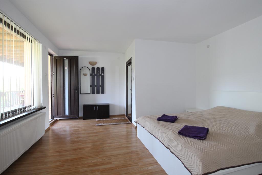 Slanchevata Kashta Hotel กรูชูนา ภายนอก รูปภาพ