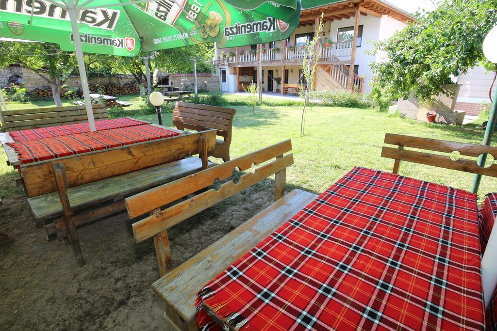 Slanchevata Kashta Hotel กรูชูนา ภายนอก รูปภาพ