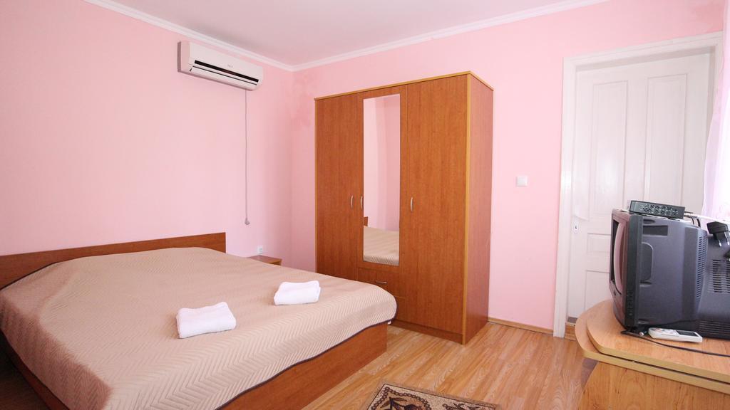 Slanchevata Kashta Hotel กรูชูนา ภายนอก รูปภาพ